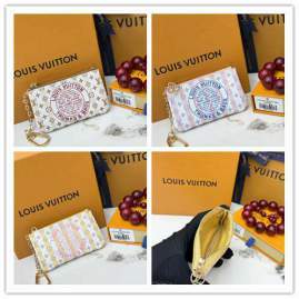 Picture of Louis Vuitton Wallets _SKUfw240792402fw